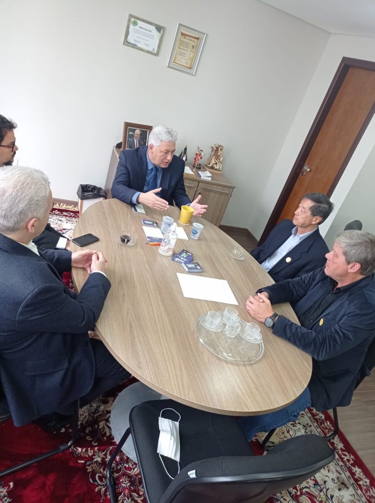 Diretores do IPEM-PR visitam Assembleia Legislativa do Paraná