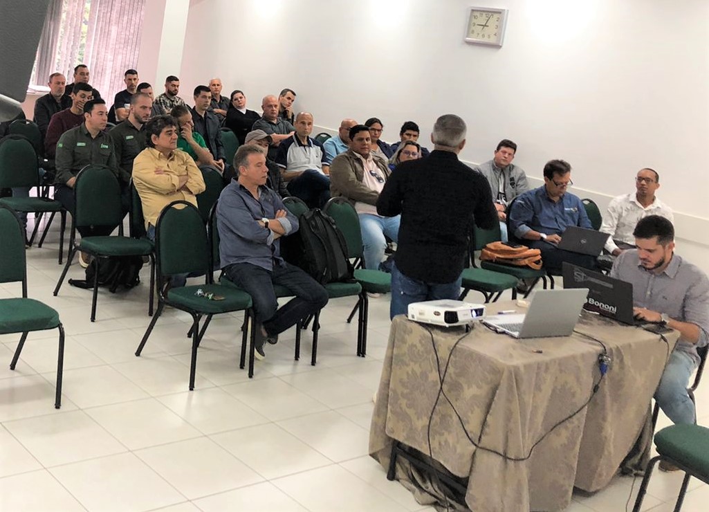 Representantes do IPEM-PR participaram da reunião da APAC-PR em Cianorte