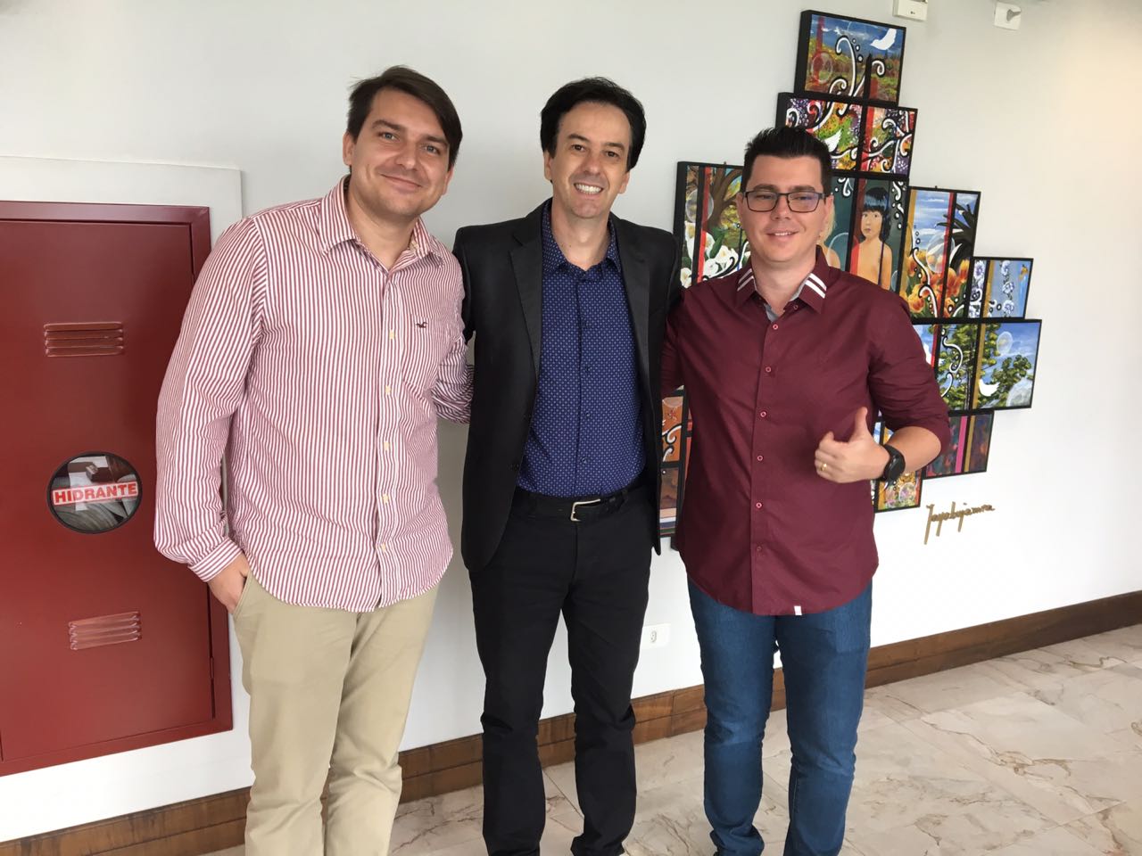 Presidente Emerson Rosetti com a governadora Cida Borghetti durante assinatura de protocolo com empresa de e-commerce