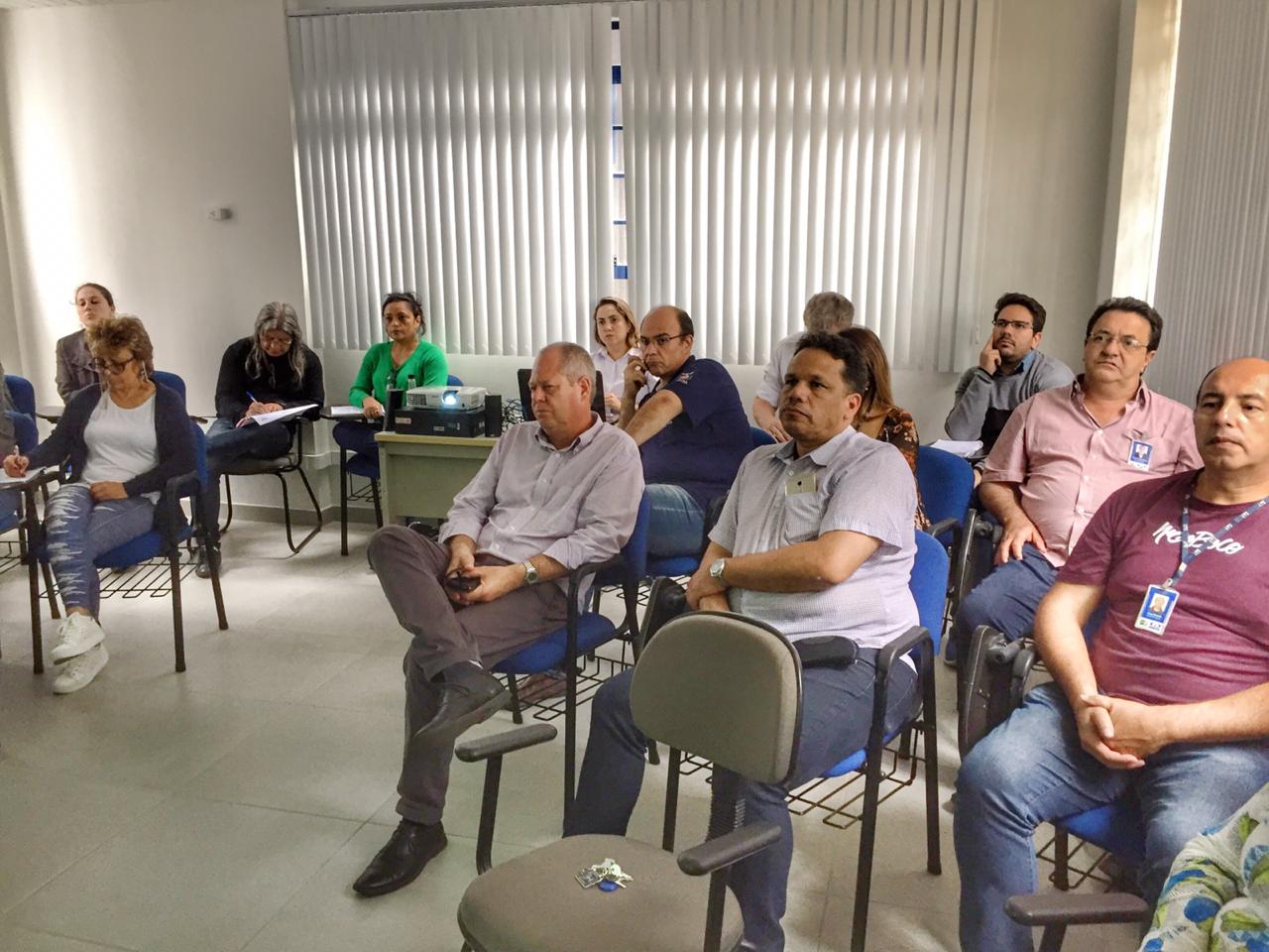 Reunião para apresentação projeto de modernização na tramitação de documentos do IPEM PR