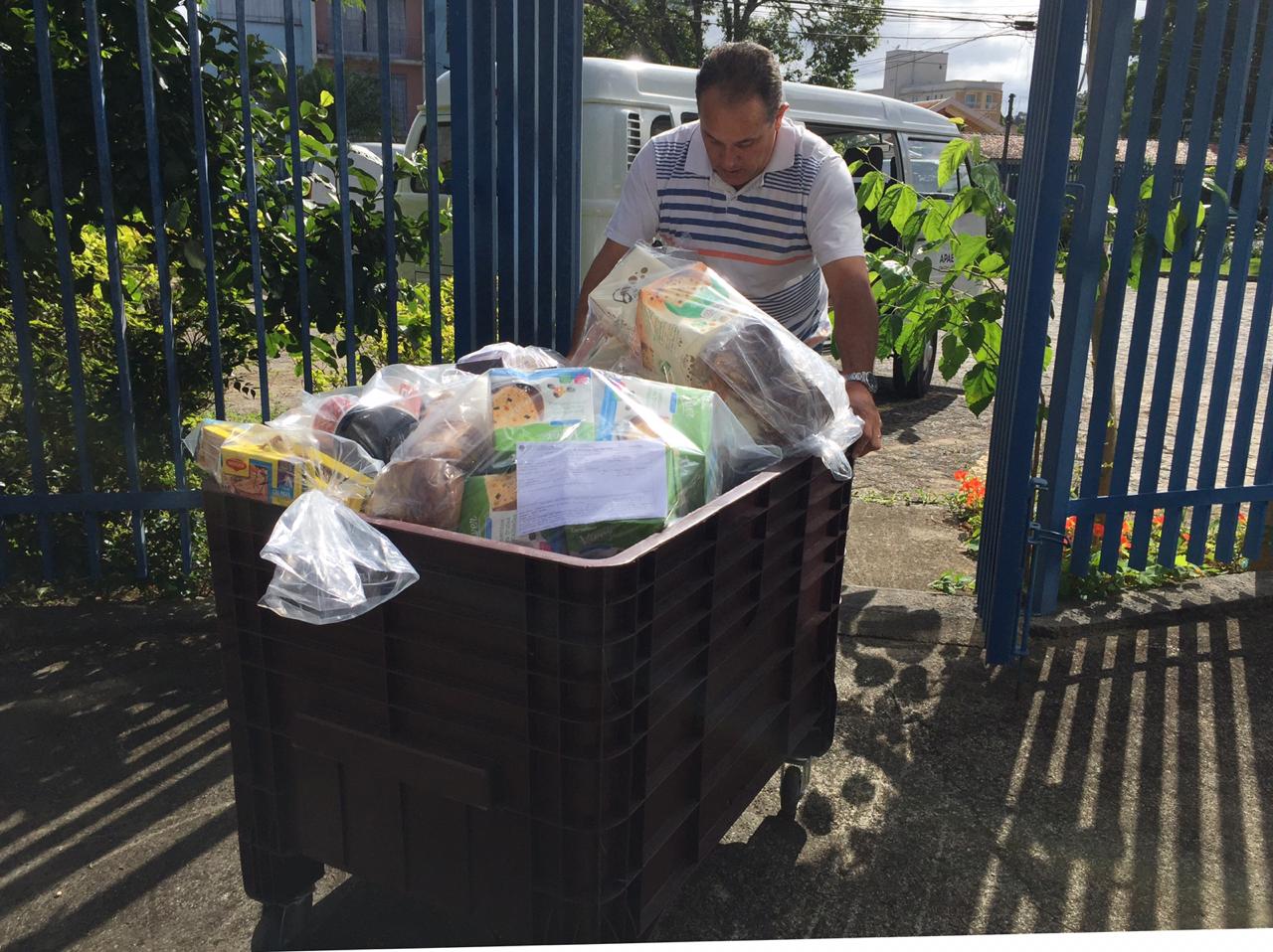 APAE recebe produtos do IPEM PR