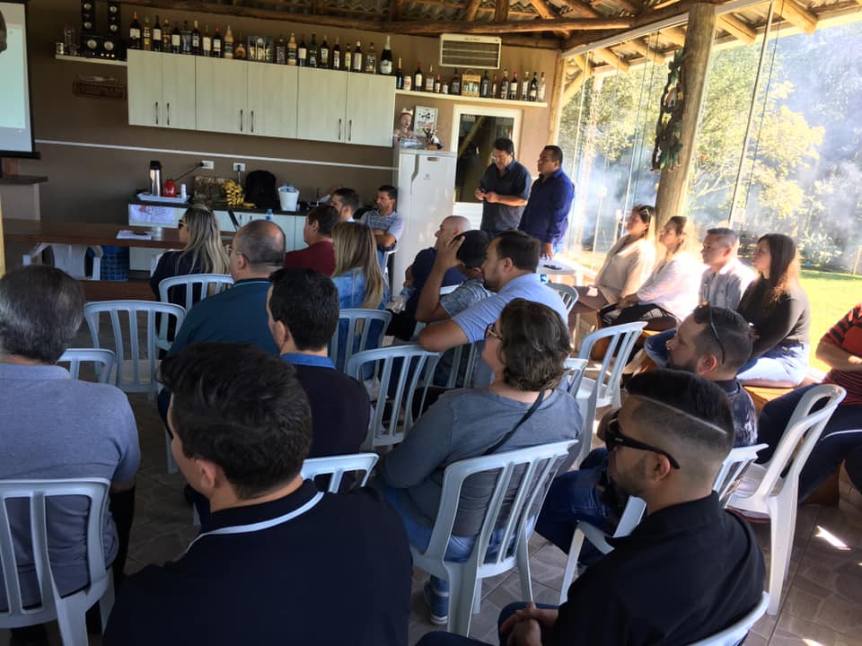 Equipe do IPEM-PR participa da reunião da APAC-PR