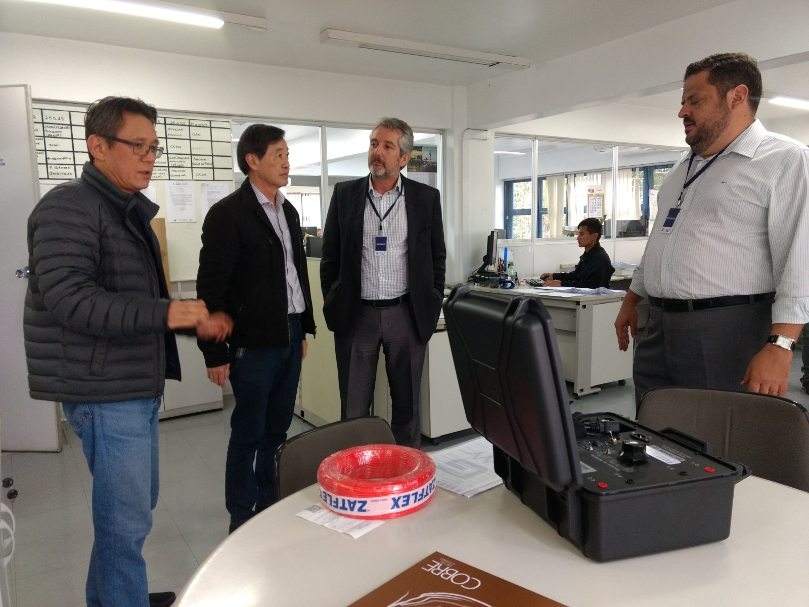 Sindicel doa parelho para fiscalização de fios e cabos elétricos