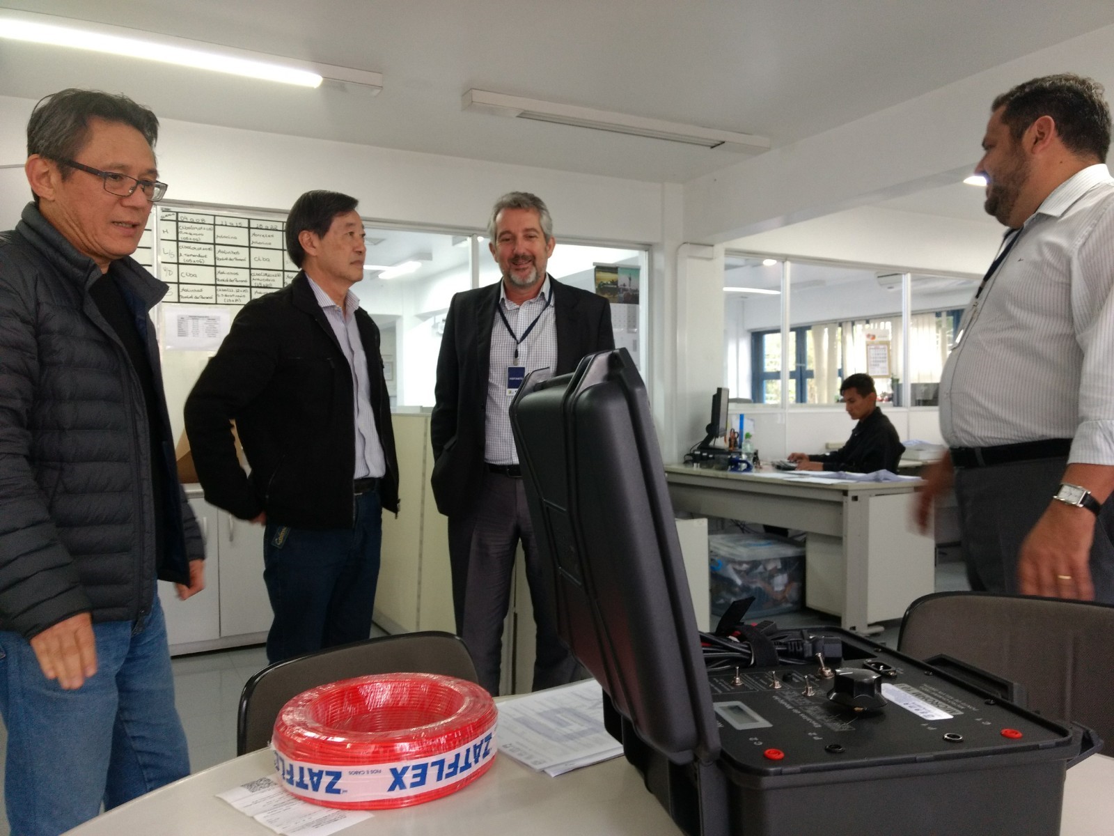 Sindicel doa aparelho para fiscalização de fios e cabos elétricos