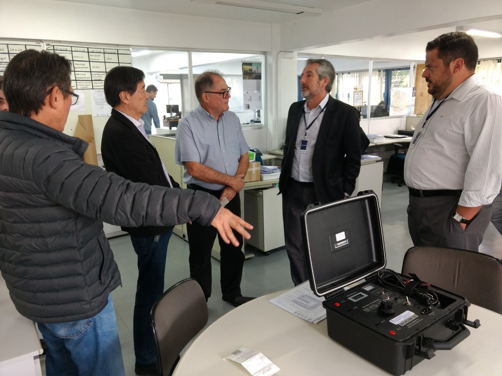 Sindicel doa aparelho para fiscalização de fios e cabos elétricos