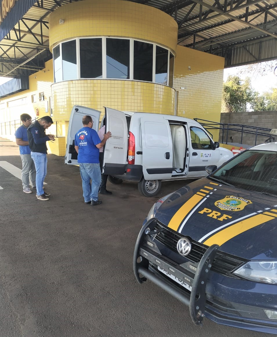 Equipe da Regional de Maringá fiscaliza cronotacógrafos na BR-376, Mandaguari