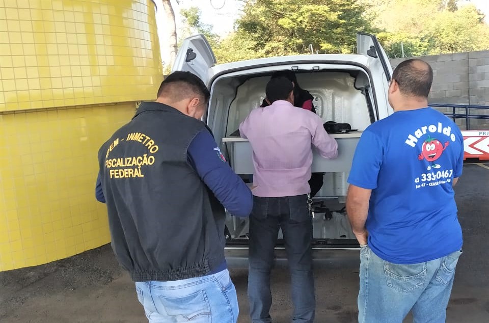 Equipe da Regional de Maringá fiscaliza cronotacógrafos na BR-376, Mandaguari