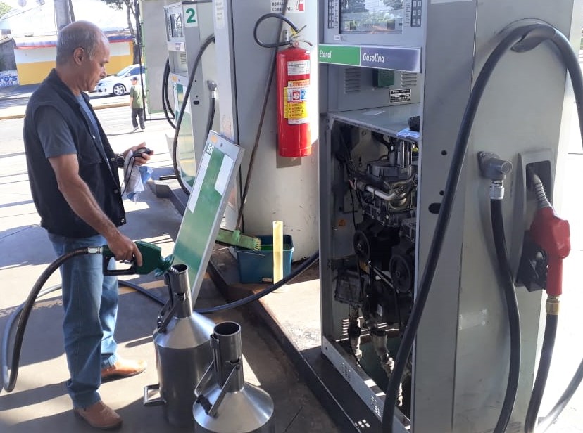 IPEM-PR fiscaliza bombas de combustíveis em Maringá