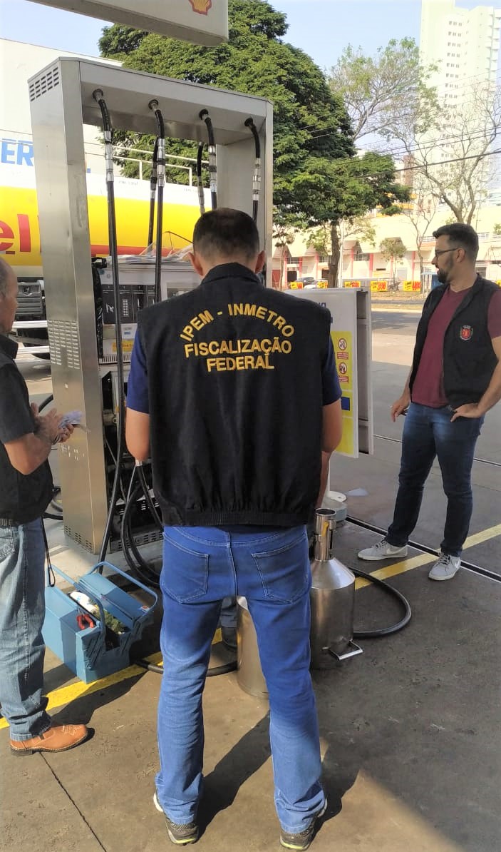 IPEM-PR fiscaliza bombas de combustíveis em Maringá