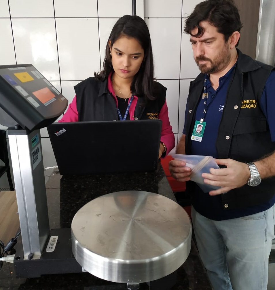 IPEM-PR fiscaliza balanças e produtos pré-embalados no comércio de Maringá