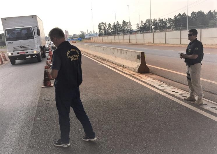 Regional de Cascavel fiscaliza cronotacógrafos na cidade de Cascavel