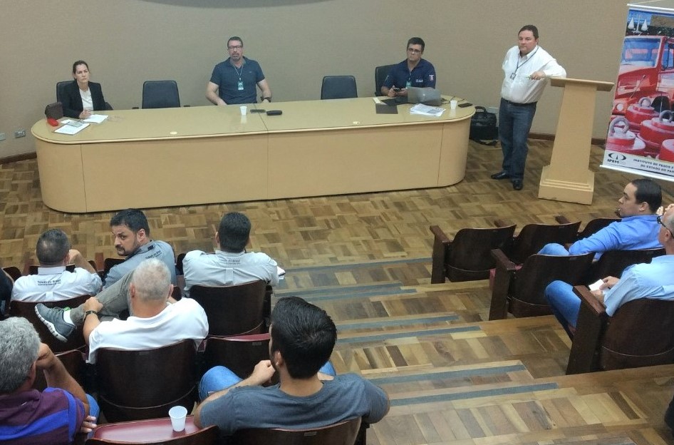 Reunião do IPEM-PR com permissionárias de balança de grande porte