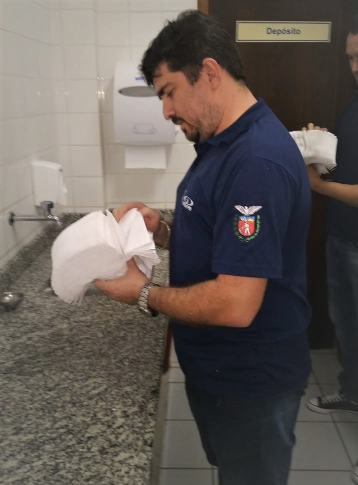 Ipem-PR analisa 11 marcas de papel toalha interfolhado