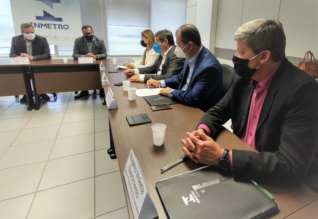 Reunião em Brasília com a presença do presidente do IPEM-PR e presidente do Inmetro