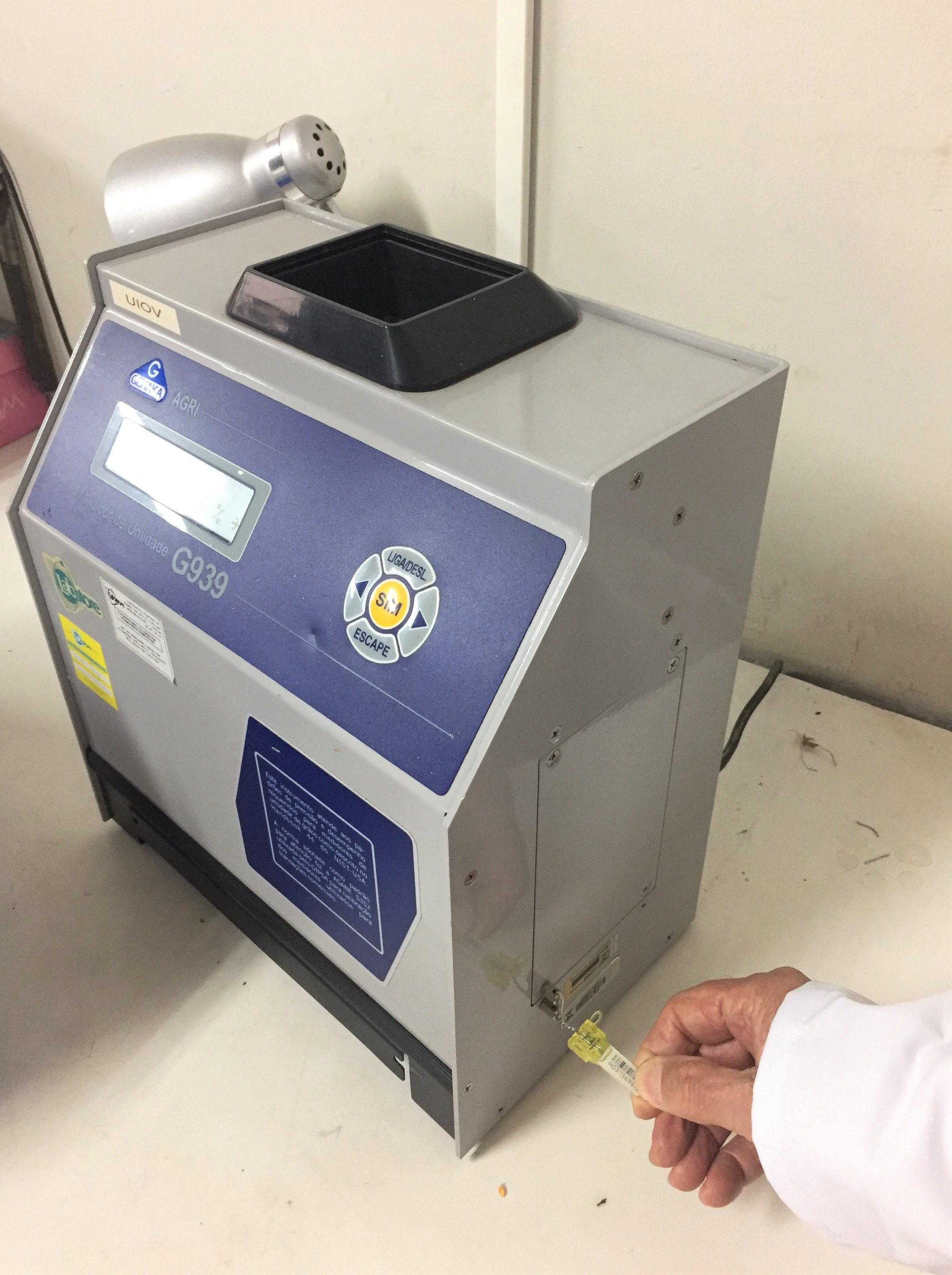 Equipe da Regional de Cascavel verifica Medidores de Umidade de Grãos em Cooperativas e Moinhos