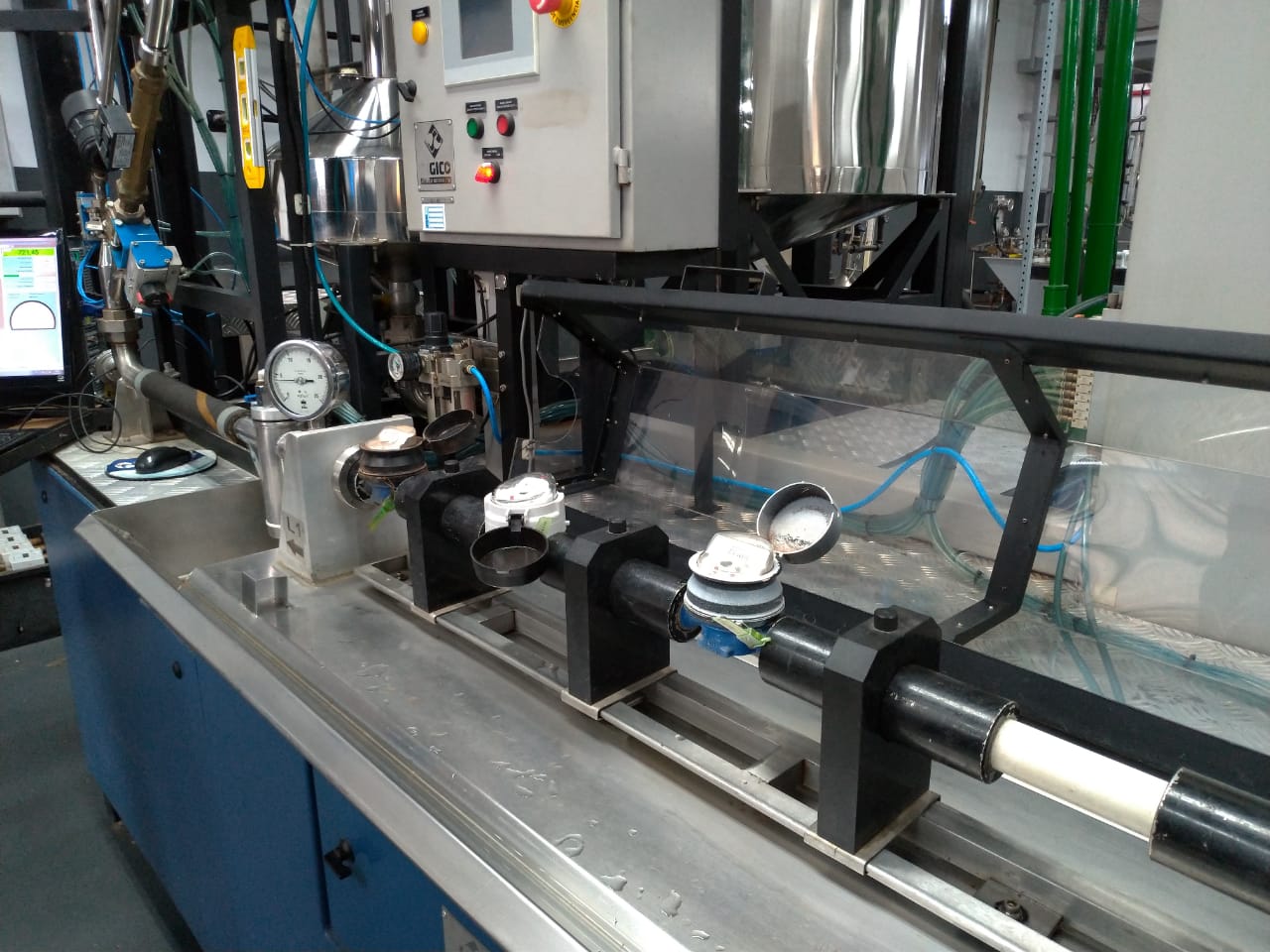 Treinamento que o IPEM-PR realizou com metrologistas do Inmetro/SC