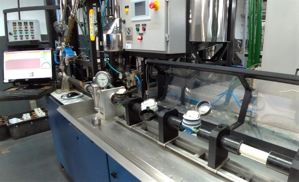 Treinamento que o IPEM-PR realizou com metrologistas do Inmetro/SC