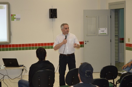 Palestra com Gerente de Laboratórios do IPEM sobre metrologia