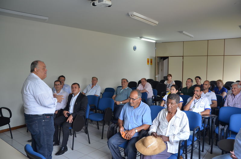 Oliveira Filho com os funcionários do Ipem