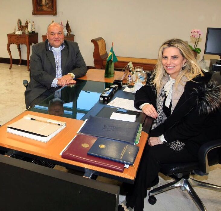 Oliveira visita Governadora Cida Borghetti