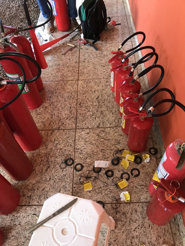 Extintores apreendidos na Regional de Londrina