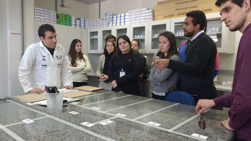 Visita dos alunos de Engenharia Têxtil da UTPR - 2