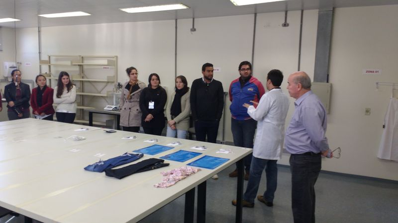 Visita dos alunos de Engenharia Têxtil da UTPR - 3