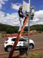 Equipe da Regional de Guarapuava verifica medidor de velocidade da PR-180