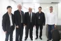 Participantes do Sindicato da Indústria de Artefatos de Borracha do Paraná apresentam reivindicação ao presidente do Ipem-PR 