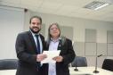 Conselho de Administração do IPEM/PR é instaurado em primeira reunião! Secretário Salvadori entrega Relatório de Atividades ao servidor José Carpes