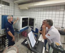 Treinamento da equipe do Imetro-SC no Laboratório de Verificadores de Umidade de Grãos