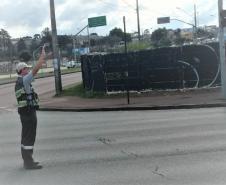 Verificação do radar fixo localizado na Linha Verde esquina com Rua Anne Frank, em Curitiba