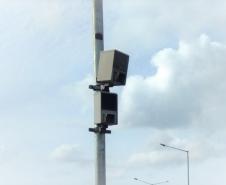 Verificação do radar fixo localizado na Linha Verde esquina com Rua Anne Frank, em Curitiba