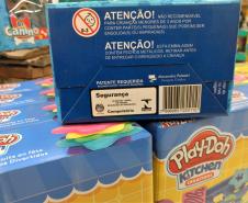 Brinquedos devem ser certificados pelo INMETRO e trazer o selo de garantia de que o produto foi ensaiado