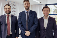 Da esquerda para a direita: Christiano Puppi, o novo presidente do Ipem/PR, Dr. Cesar Mello e Nassim Ventura Bacila