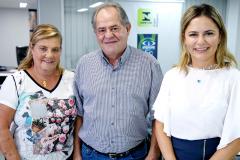 O presidente do IPEM-PR Rubico Camargo, a presidente do Provopar, Carlise Kwiatkowski, e a diretora social Silvana Aichinger.