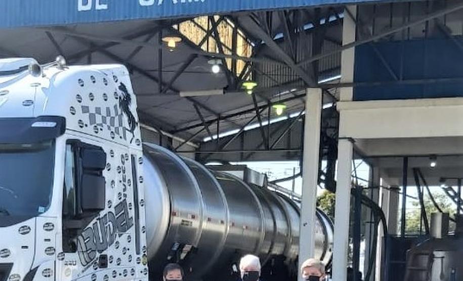 Diretoria visita posto de verificação de caminhão tanque rodoviário no Atuba