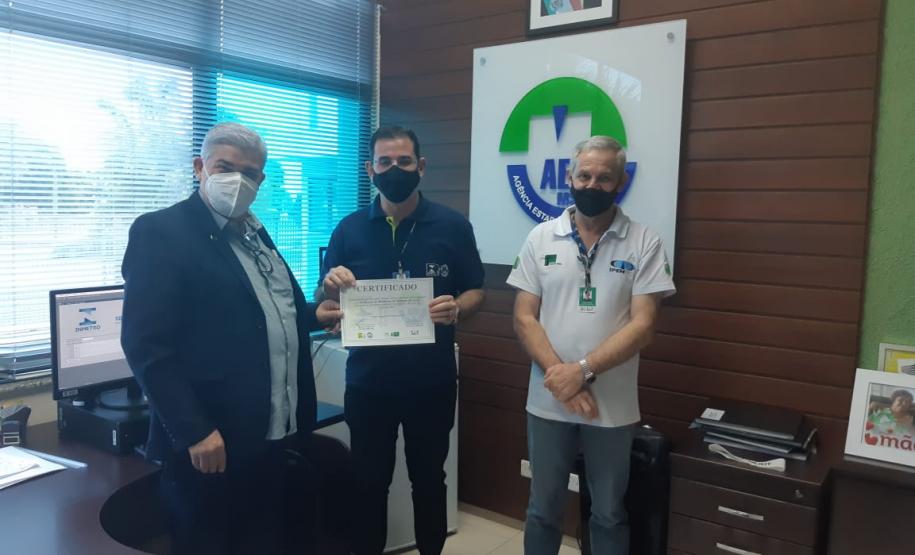 Presidente da AEM-MS entrega certificados aos participantes do curso ministrado pelo IPEM-PR