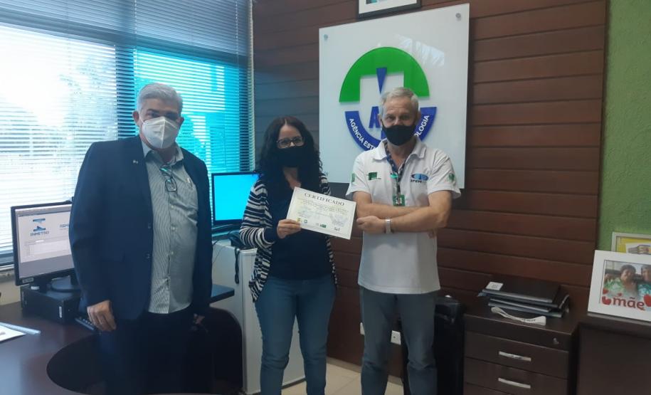 Presidente da AEM-MS entrega certificados aos participantes do curso ministrado pelo IPEM-PR