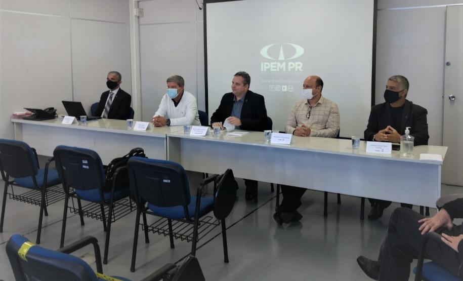 Presidente do Inmetro visita IPEM do Paraná, com três diretores