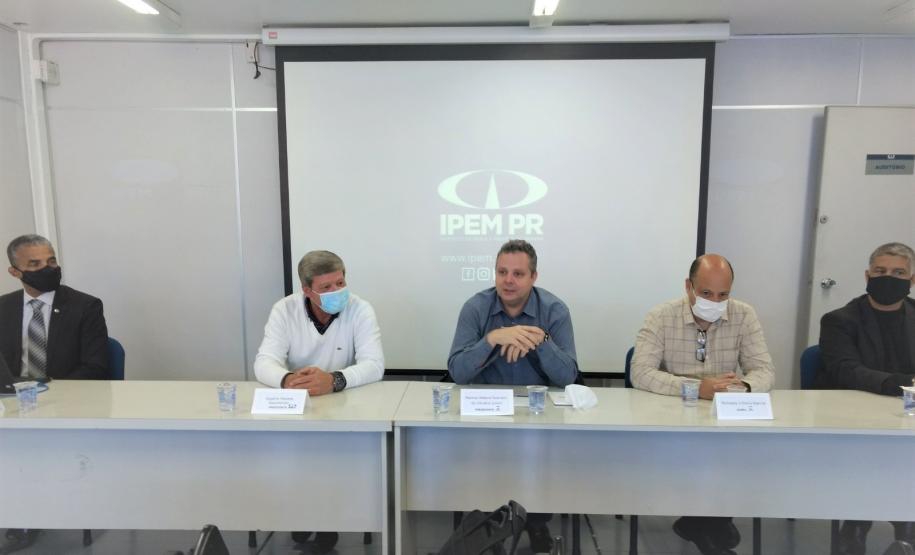 Presidente do Inmetro visita IPEM do Paraná, com três diretores