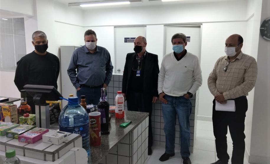 Presidente do Inmetro visita IPEM do Paraná, com três diretores