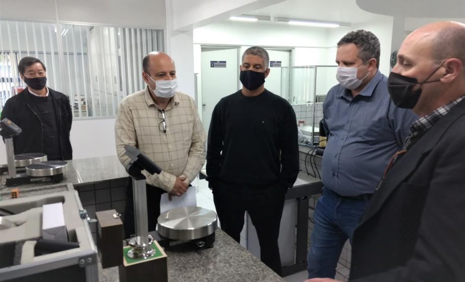 Presidente do Inmetro visita IPEM do Paraná, com três diretores