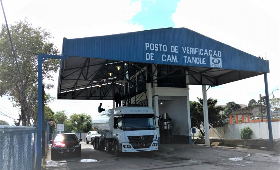 Postos de verificação de caminhão-tanque em Curitiba, Maringá e Cascavel