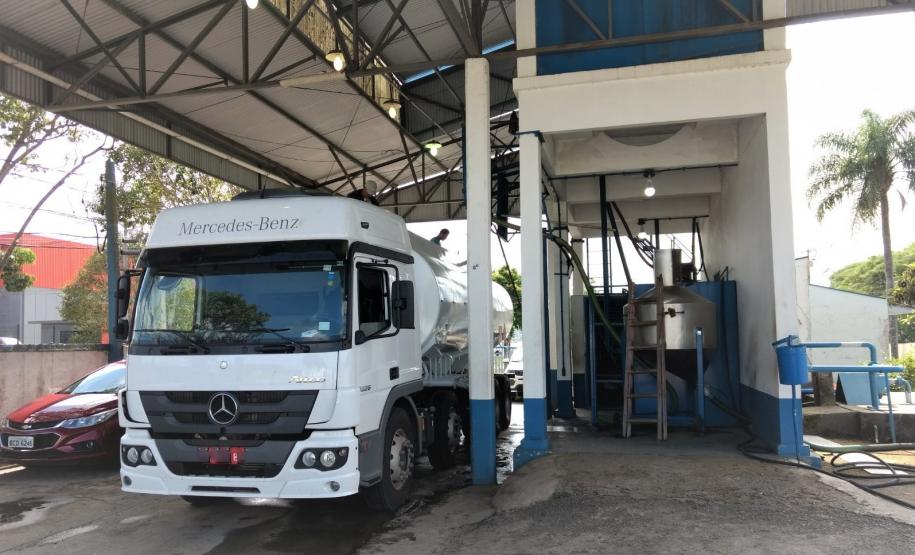 Postos de verificação de caminhão-tanque em Curitiba, Maringá e Cascavel