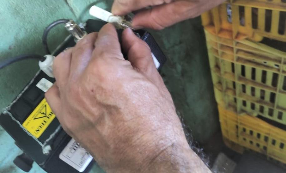 Equipe da REMAR verifica balanças do Ceasa de Maringá