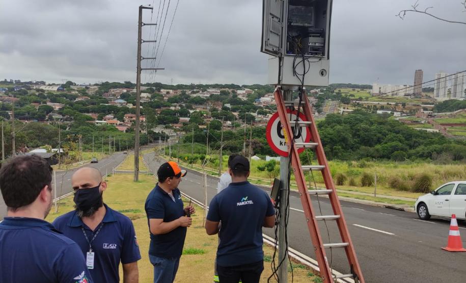 Regional de Maringá verifica radares instalados na cidade com ajuda da SEMOB