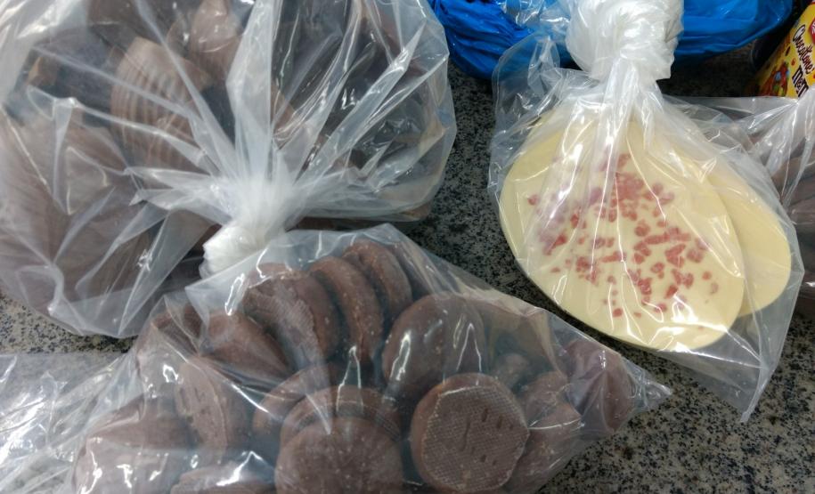 Testes de laboratório do IPEM-PR verificam peso de ovos de Páscoa