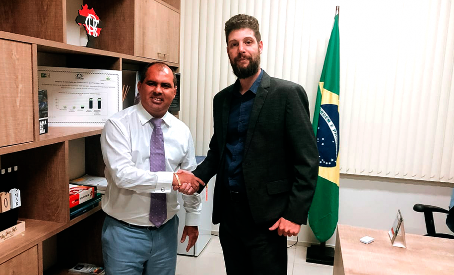 Na foto estão os presidentes do INMETRO e do IPEM/PR