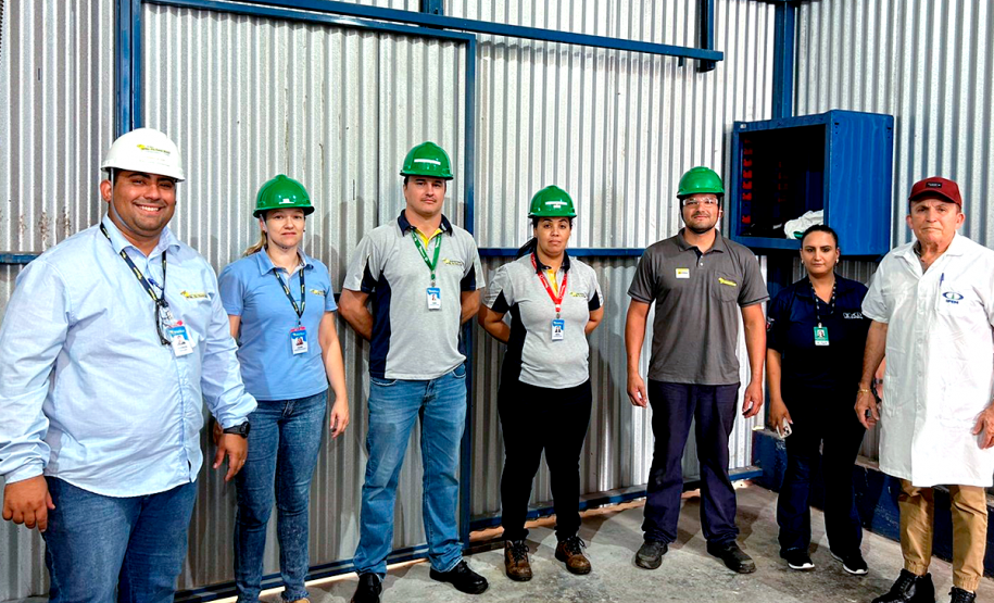 Funcionarios após a avaliação para certificação da empresa.